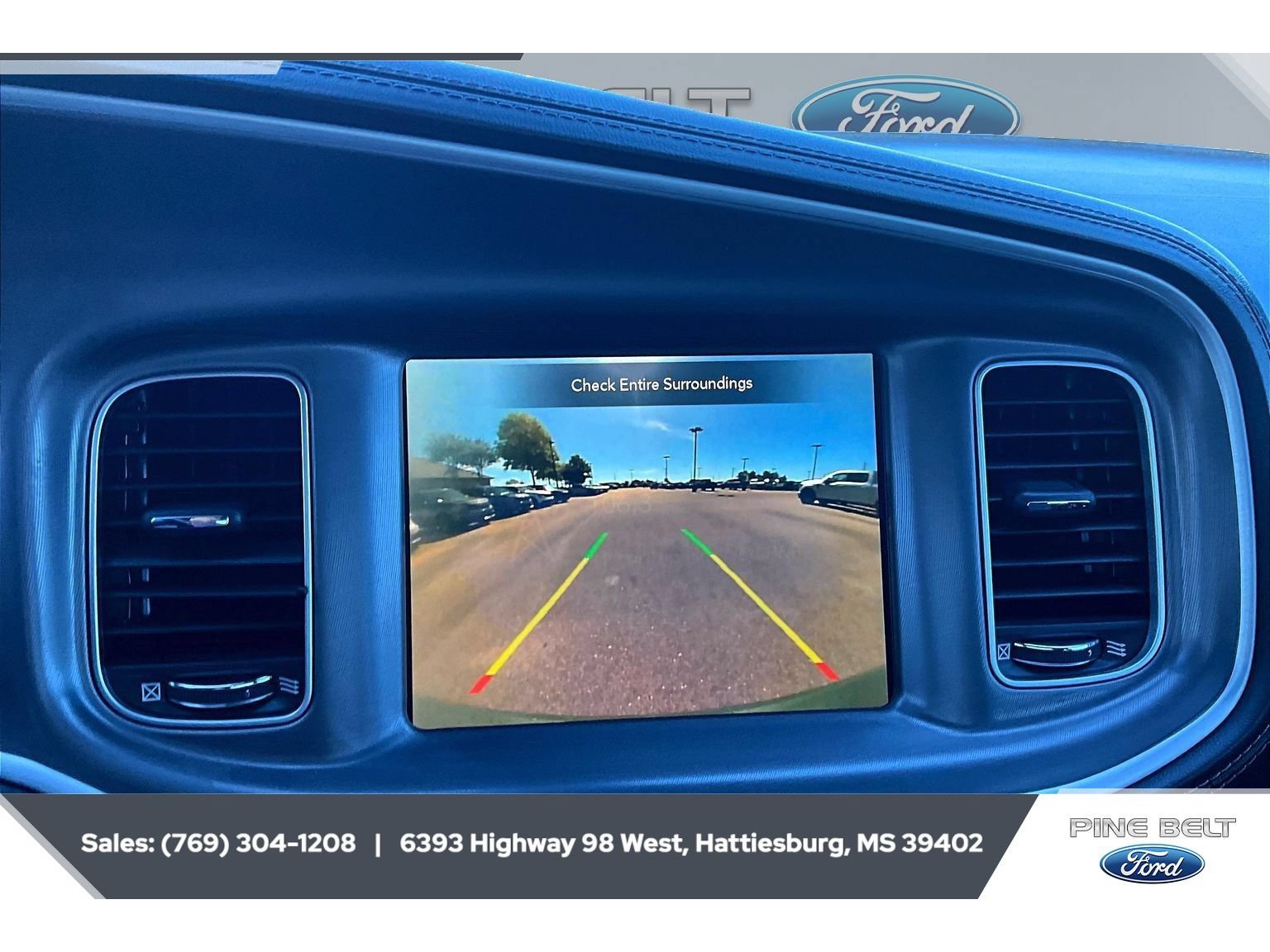 Used 2022 Dodge Charger SXT w/ Plus Group RWD image 15
