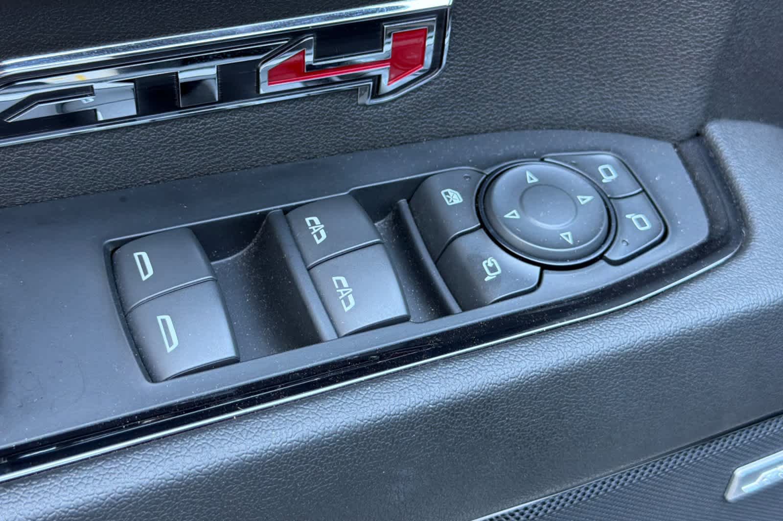 Used 2024 GMC Sierra 1500 AT4 w/ Technology Package AWD/4WD image 13