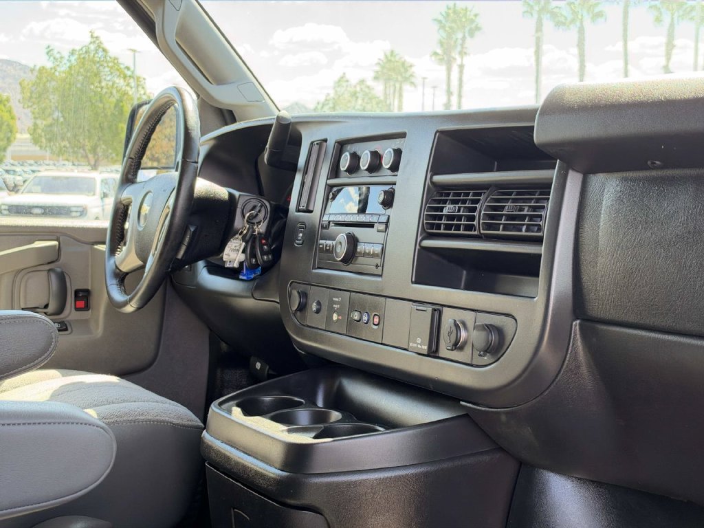 Used 2017 Chevrolet Express 3500 LT w/ LT Preferred Equipment Group RWD image 23