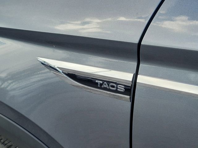 Used 2022 Volkswagen Taos SE FWD image 6