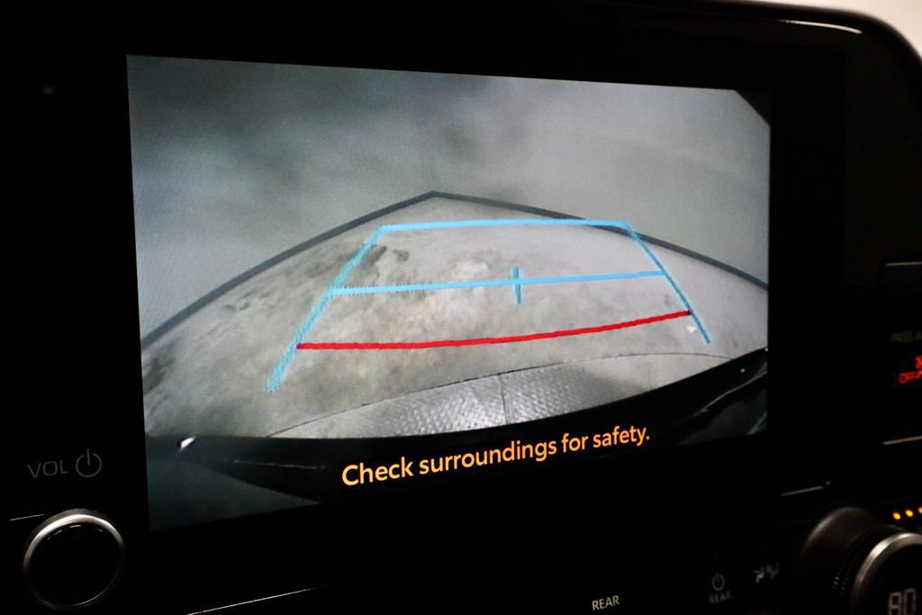 Used 2023 Toyota Highlander XLE AWD/4WD image 9