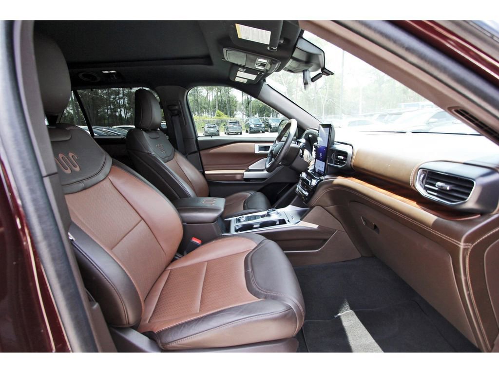 Certified 2023 Ford Explorer King Ranch w/ Technology Package AWD/4WD image 30
