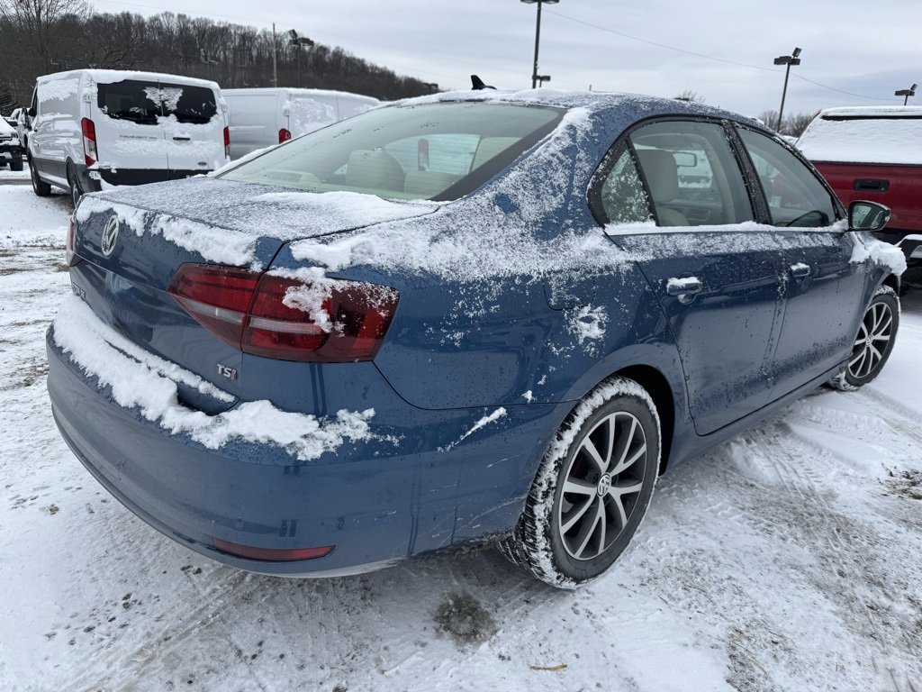 Used 2018 Volkswagen Jetta SE image 3
