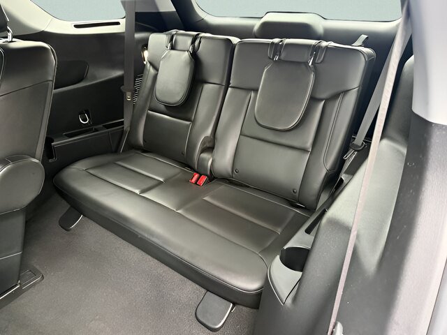 Certified 2023 Ford Explorer XLT w/ Equipment Group 202A AWD/4WD image 8
