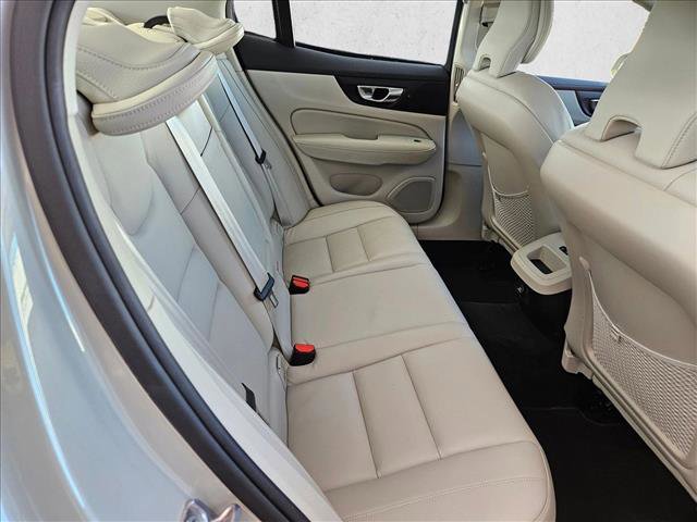 Used 2019 Volvo S60 T6 Momentum w/ Multimedia Package AWD/4WD image 16