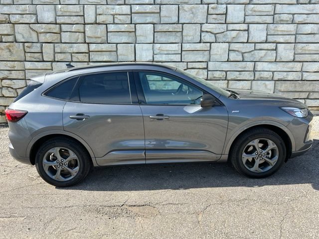 Certified 2023 Ford Escape ST-Line w/ Tech Pack #1 AWD/4WD image 6