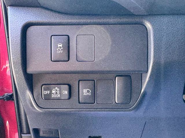 Used 2023 Toyota Tacoma SR5 RWD image 17