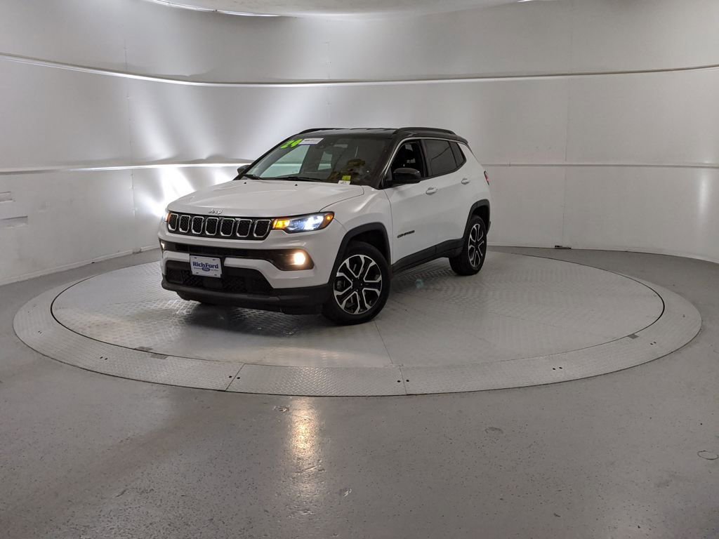 Used 2024 Jeep Compass Limited image 6