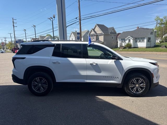 Used 2025 Chevrolet Traverse LT AWD/4WD image 5