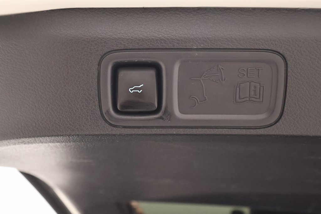 Certified 2024 Ford Expedition Platinum image 47