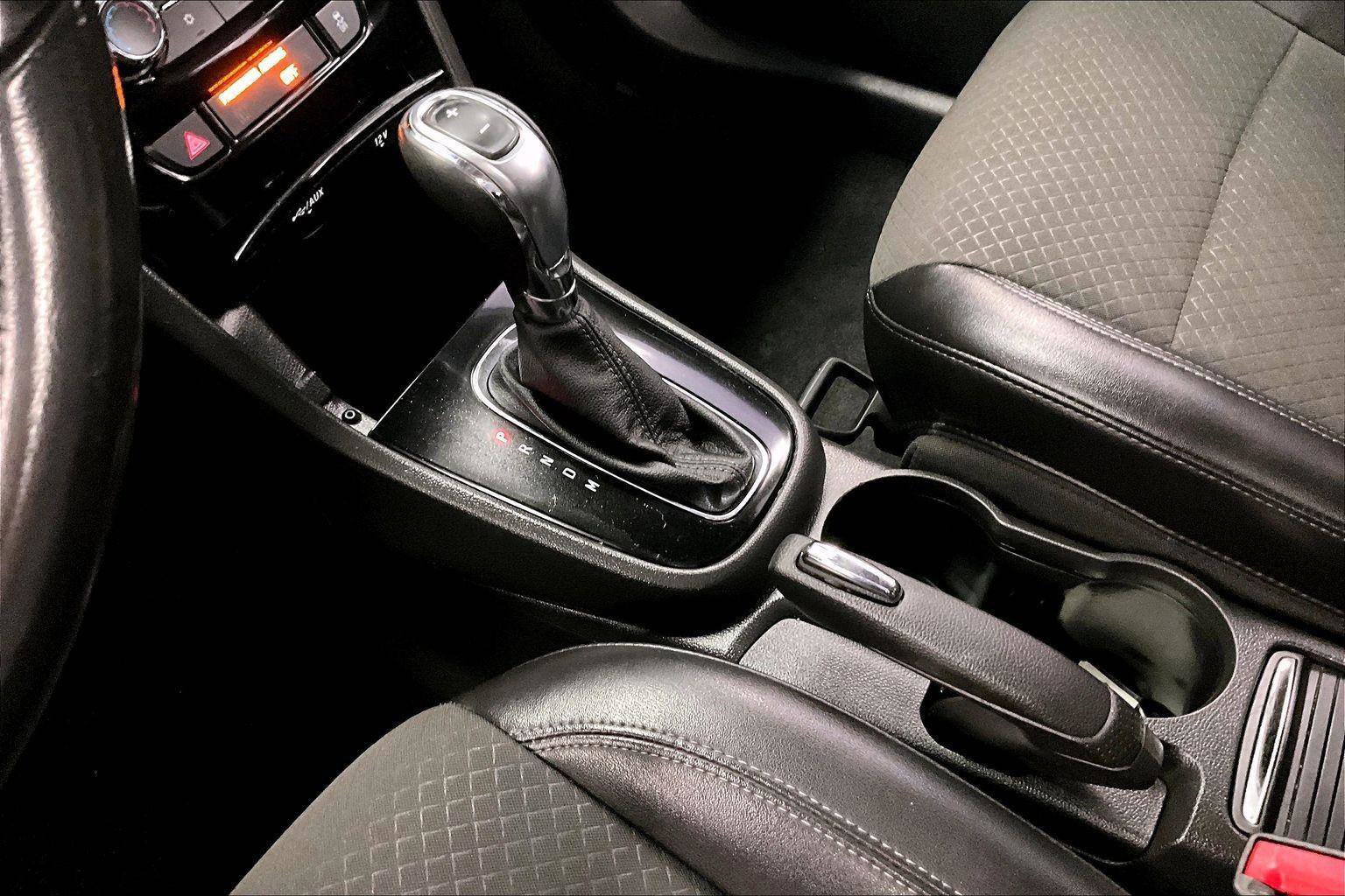 Used 2020 Buick Encore Preferred image 16