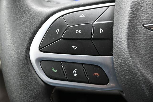 Used 2024 Chrysler Pacifica Touring-L FWD image 25