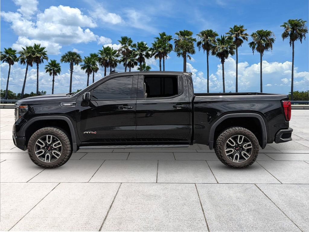 Used 2022 GMC Sierra 1500 AT4 w/ AT4 Premium Package AWD/4WD image 4