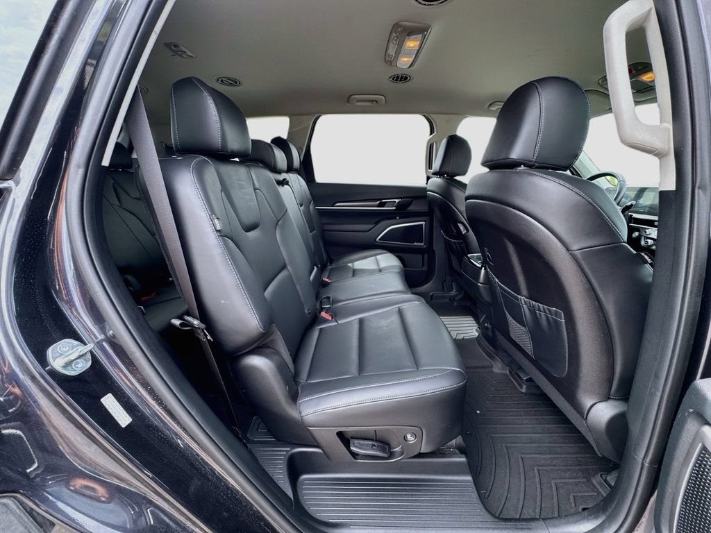 Used 2025 Kia Telluride LX FWD image 29