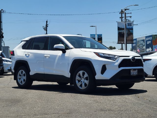 Used 2023 Toyota RAV4 LE FWD image 31