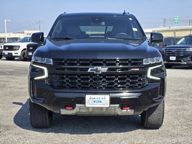Used 2023 Chevrolet Tahoe Z71 w/ Luxury Package AWD/4WD image 2