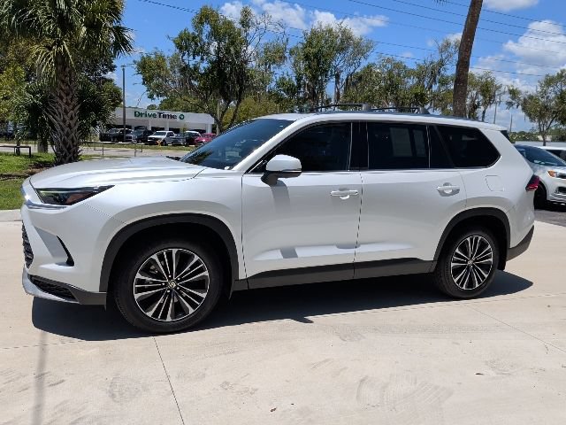 Used 2024 Toyota Grand Highlander AWD Hybrid image 10