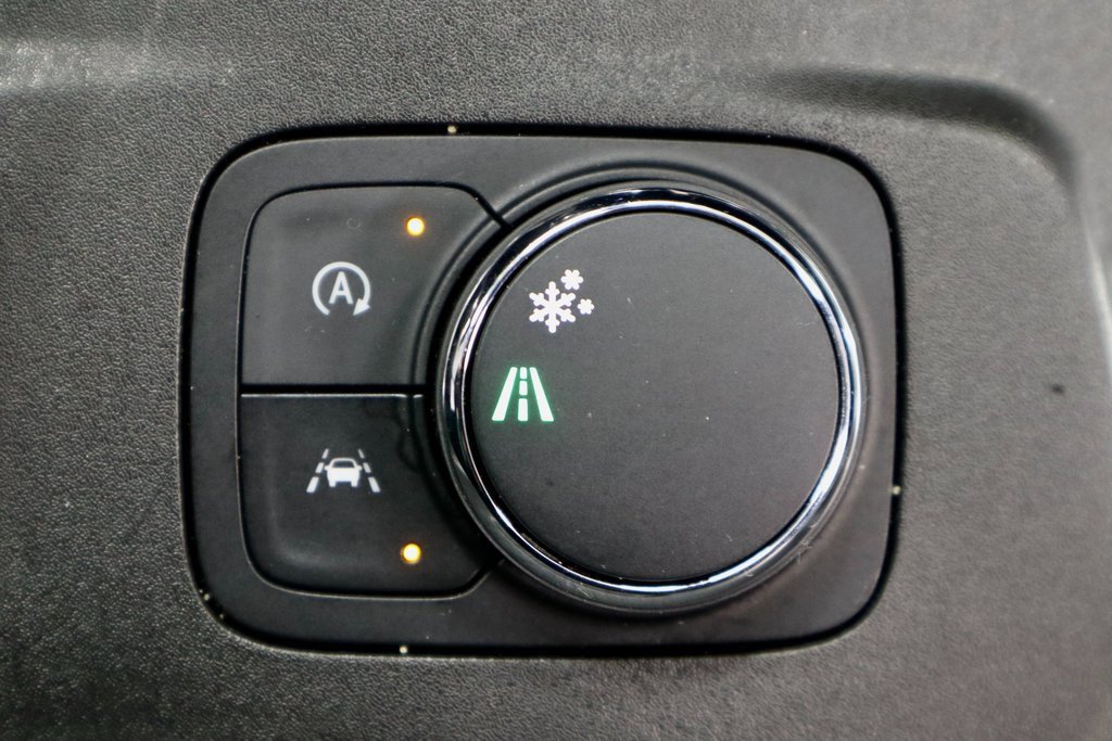 Used 2023 Chevrolet Traverse LT image 34