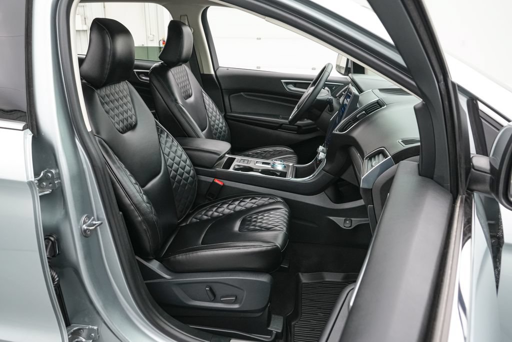 Certified 2024 Ford Edge Titanium AWD/4WD image 21