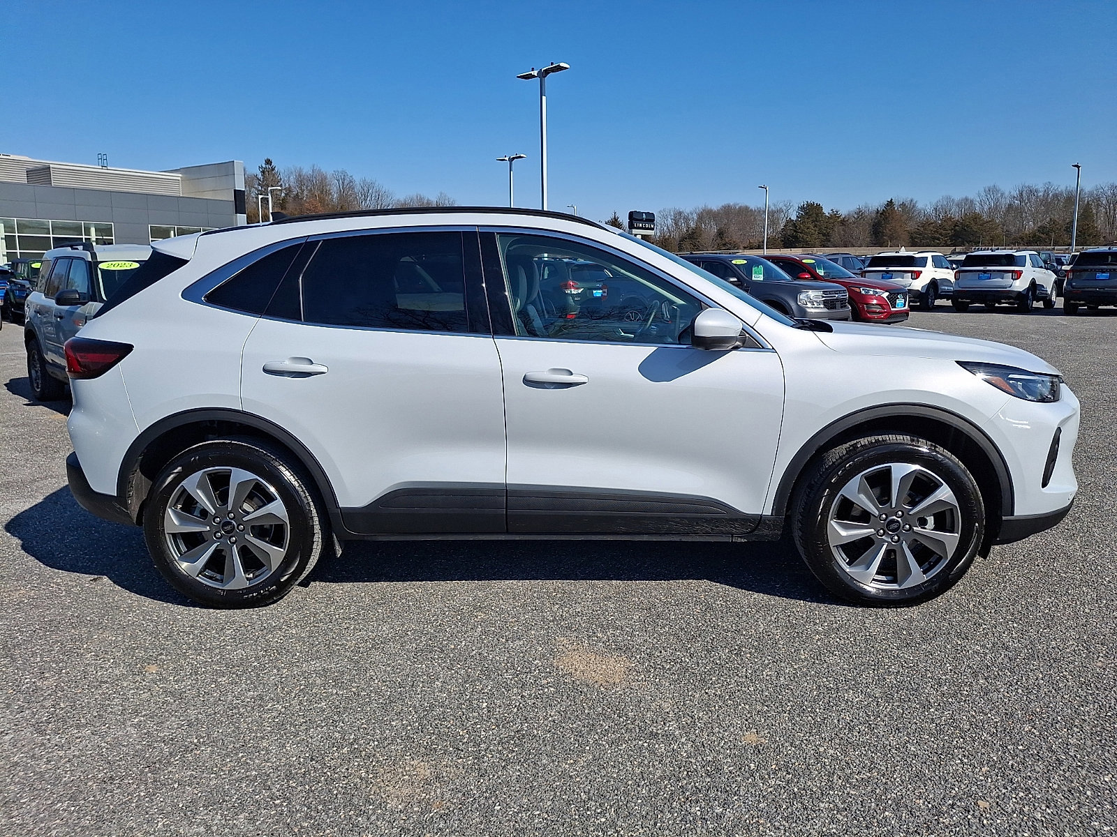 Certified 2025 Ford Escape Platinum w/ Premium Technology Package image 5