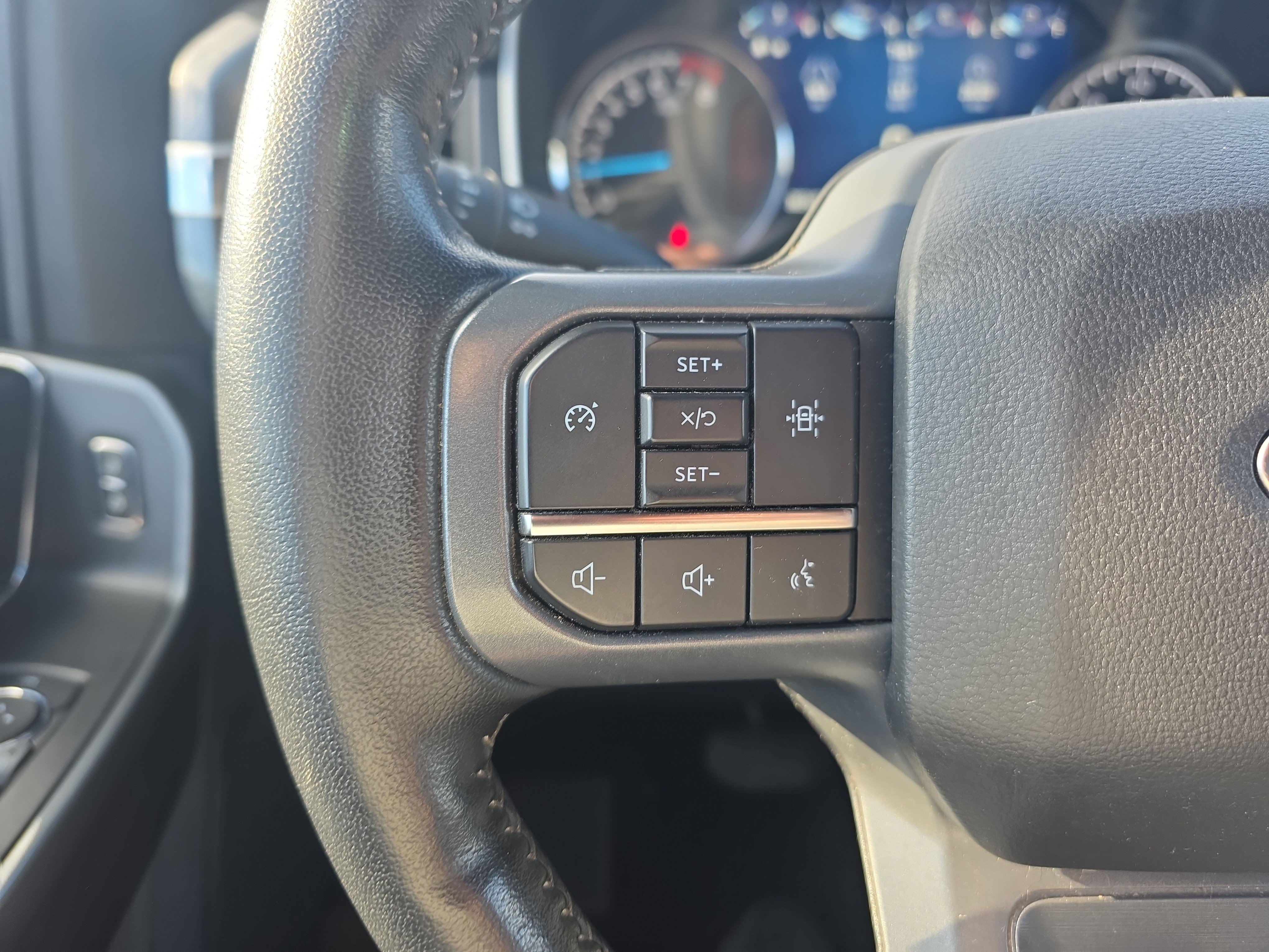 Certified 2022 Ford F150 XLT w/ Equipment Group 302A High image 32