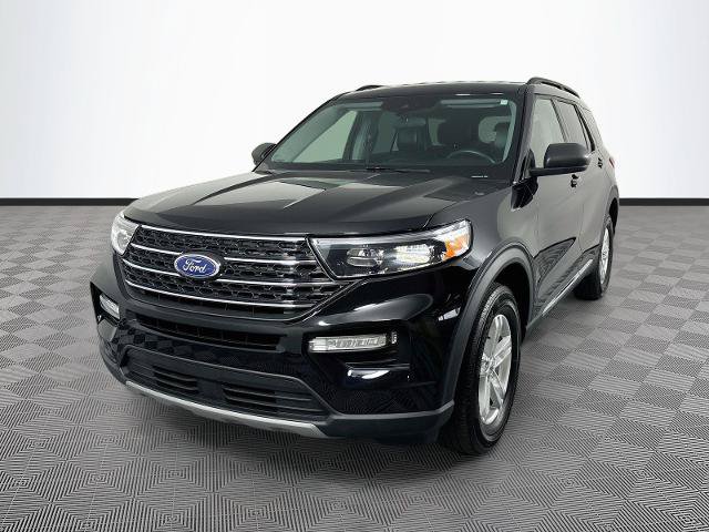 Certified 2023 Ford Explorer XLT w/ Equipment Group 202A AWD/4WD image 3