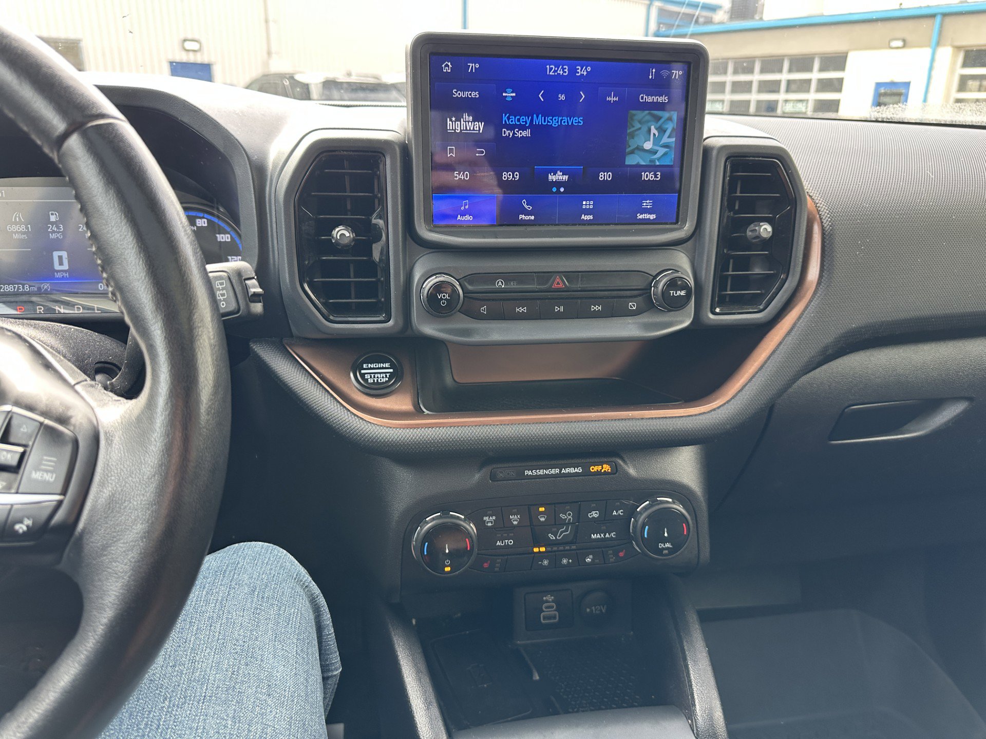 Certified 2023 Ford Bronco Sport Outer Banks w/ Tech Package AWD/4WD image 13