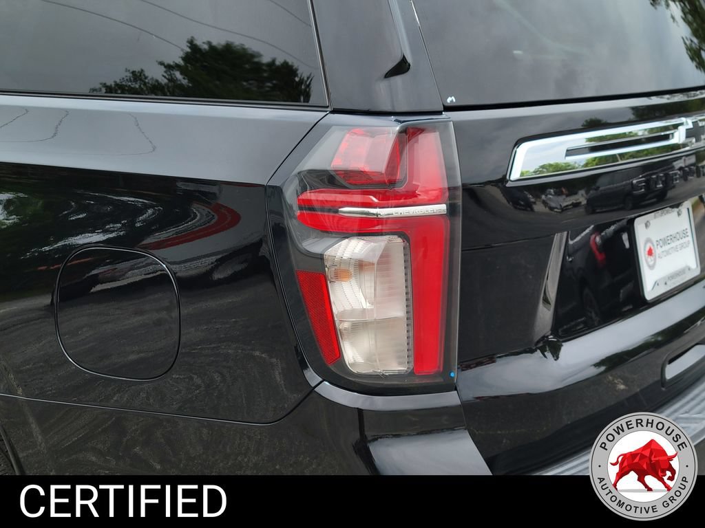 Used 2022 Chevrolet Suburban LT w/ Luxury Package RWD image 13