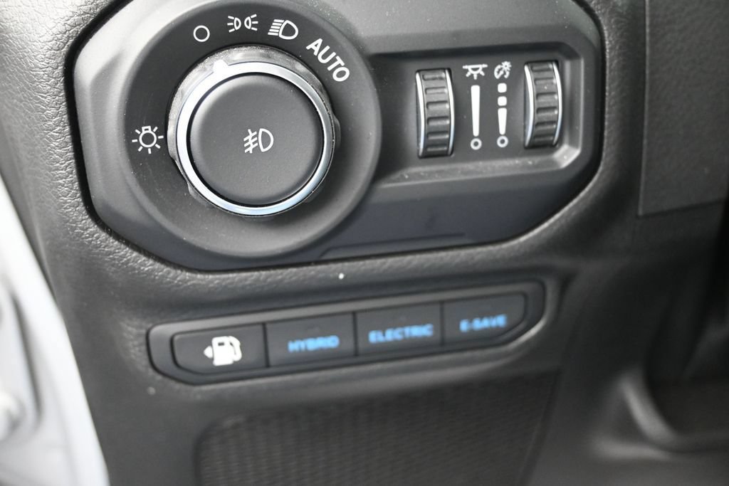 Used 2022 Jeep Wrangler Unlimited Sahara w/ Cold Weather Group AWD/4WD image 19