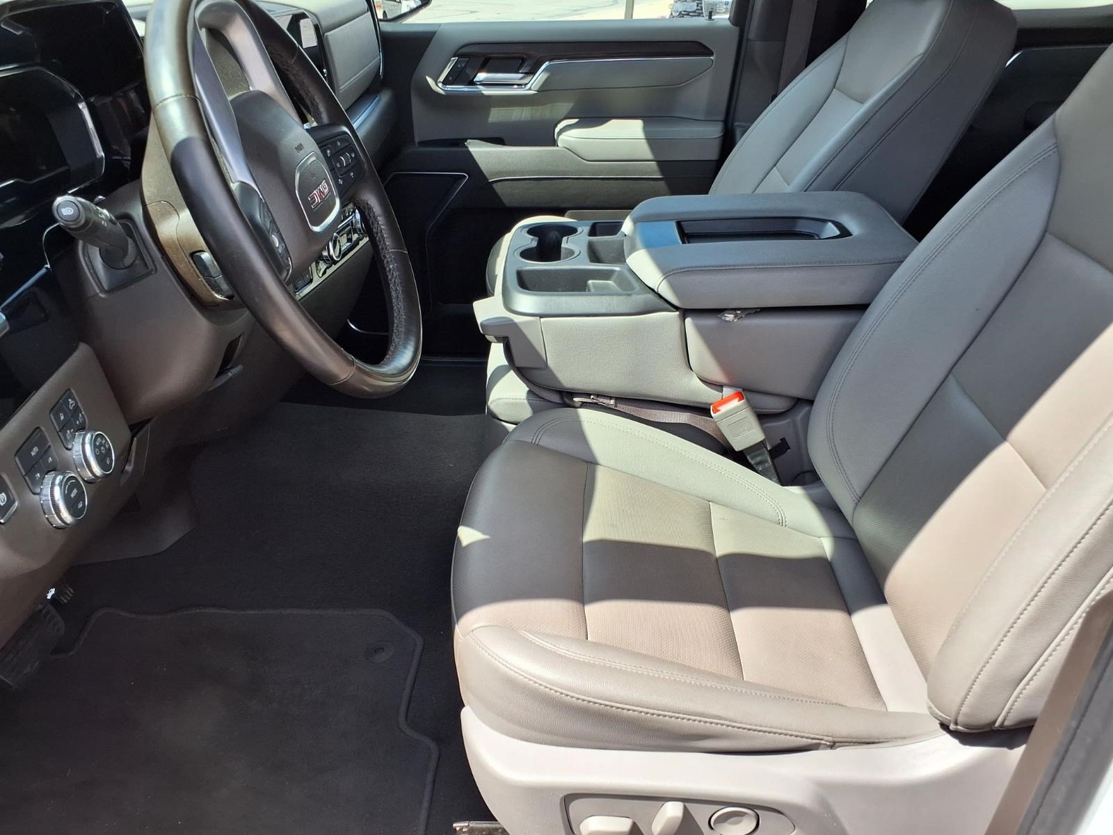 Used 2025 GMC Sierra 1500 SLT AWD/4WD image 13