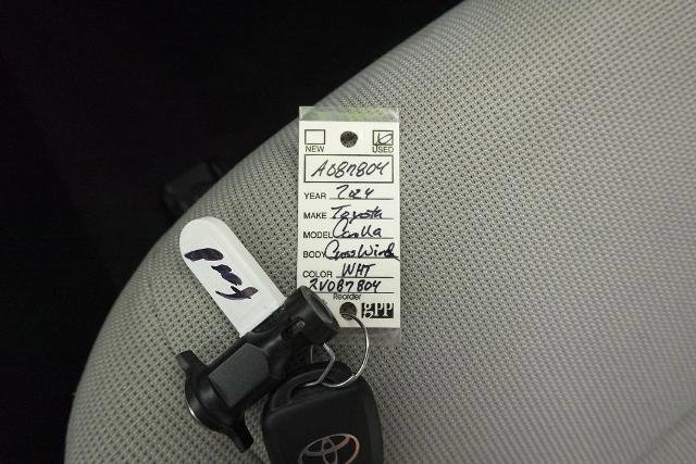 Used 2024 Toyota Corolla Cross L image 31