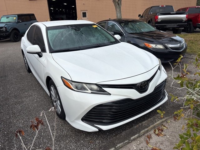 Used 2019 Toyota Camry L image 5