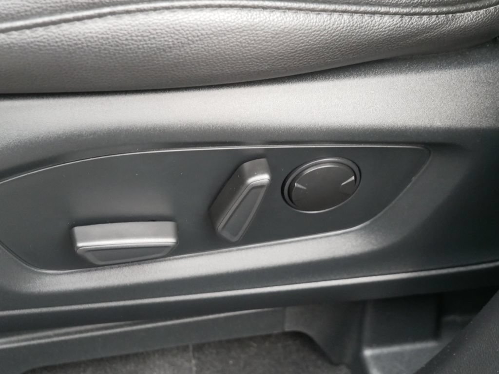 Certified 2023 Ford Explorer ST-Line AWD/4WD image 16