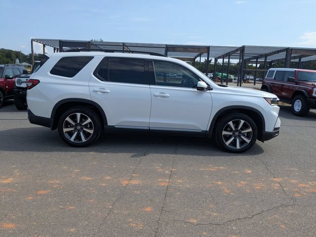 Used 2024 Honda Pilot Touring image 2