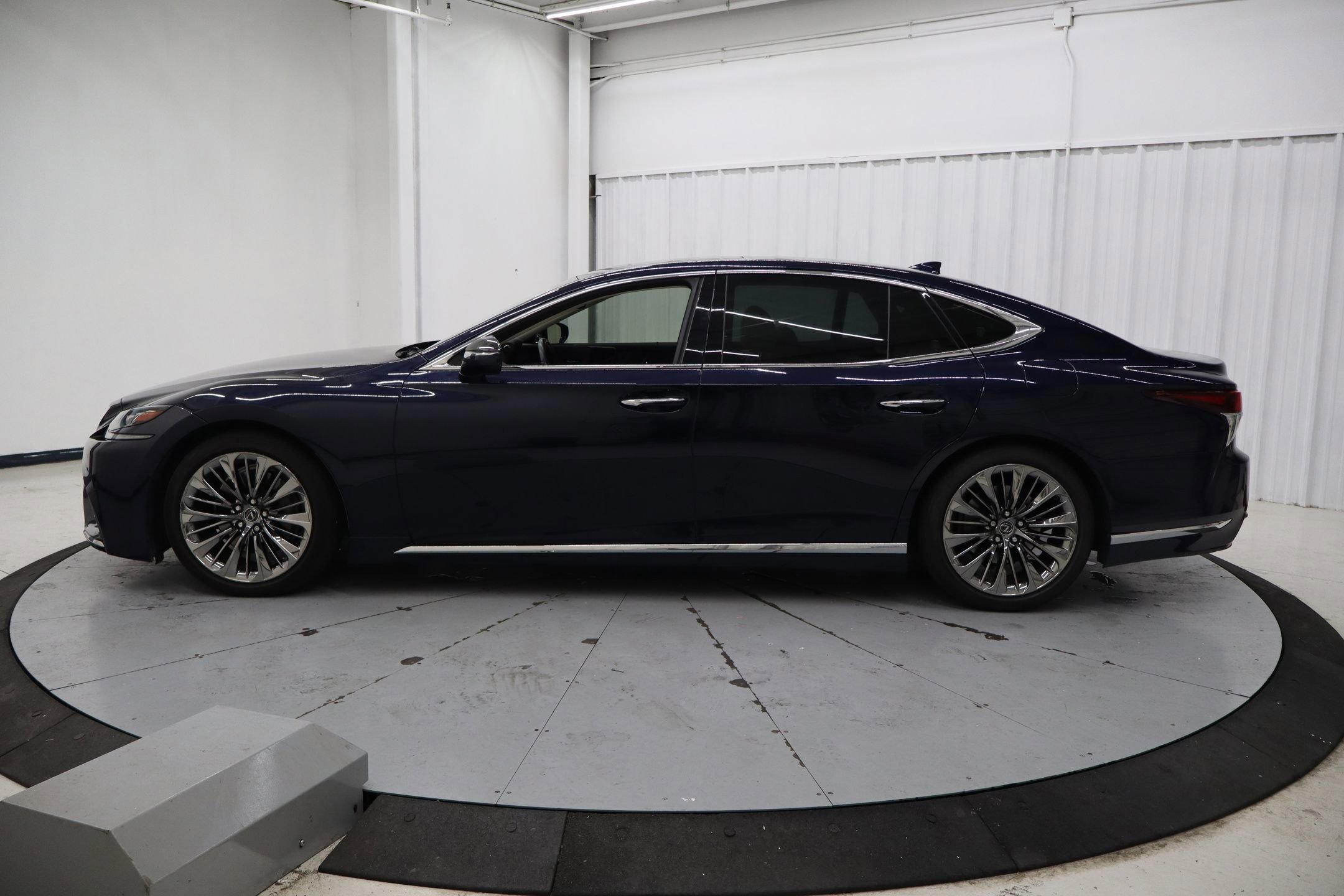 Used 2020 Lexus LS 500 w/ Interior Upgrade Package image 2