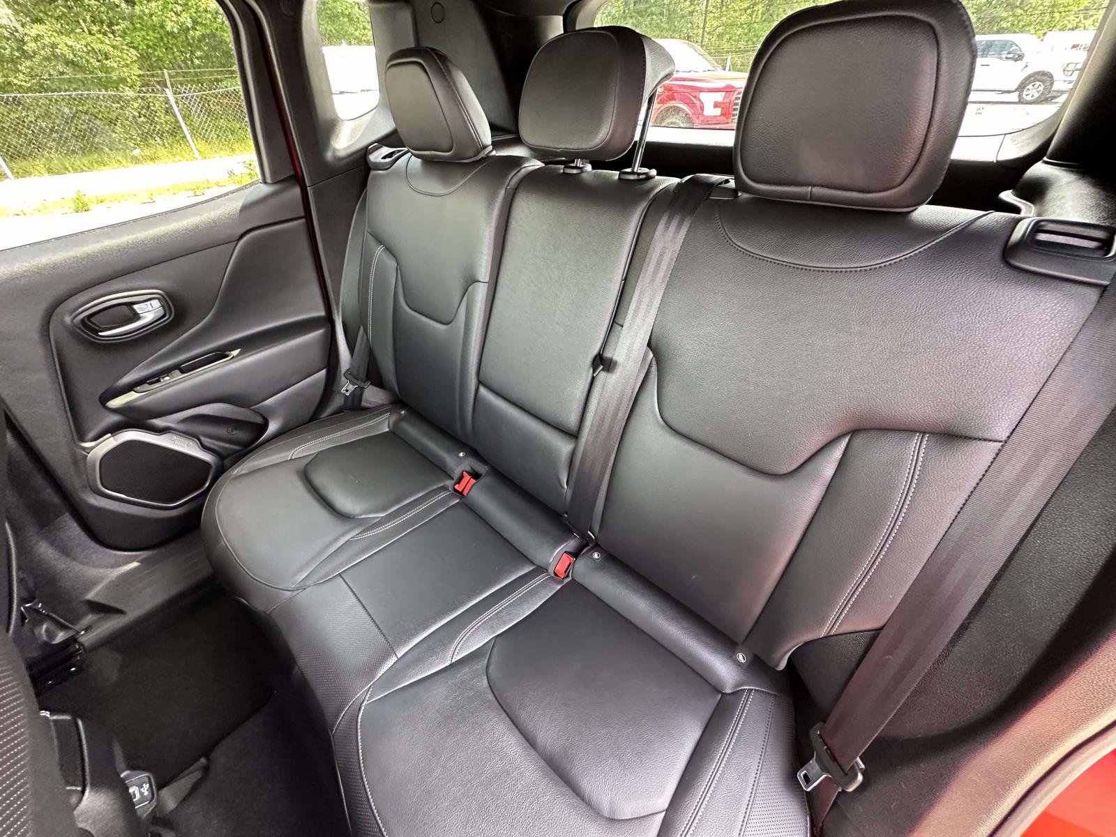 Used 2019 Jeep Renegade Limited w/ Quick Order Package 22P FWD image 26