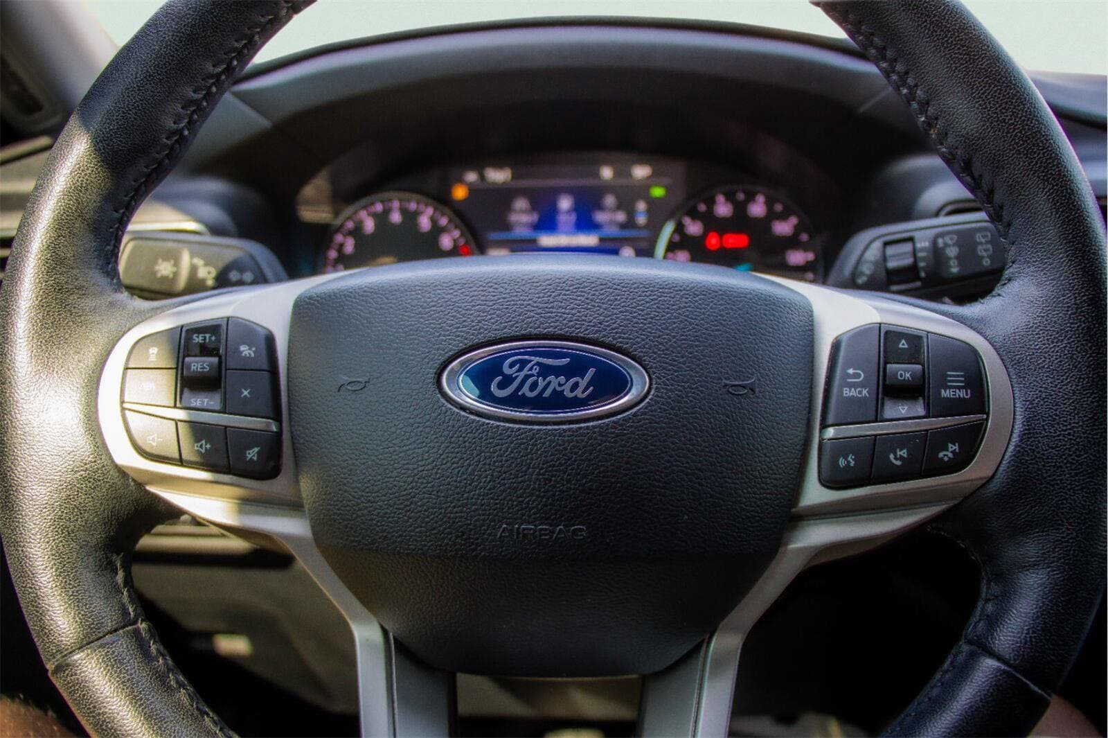 Certified 2024 Ford Explorer Limited w/ Limited Technology Package RWD image 13