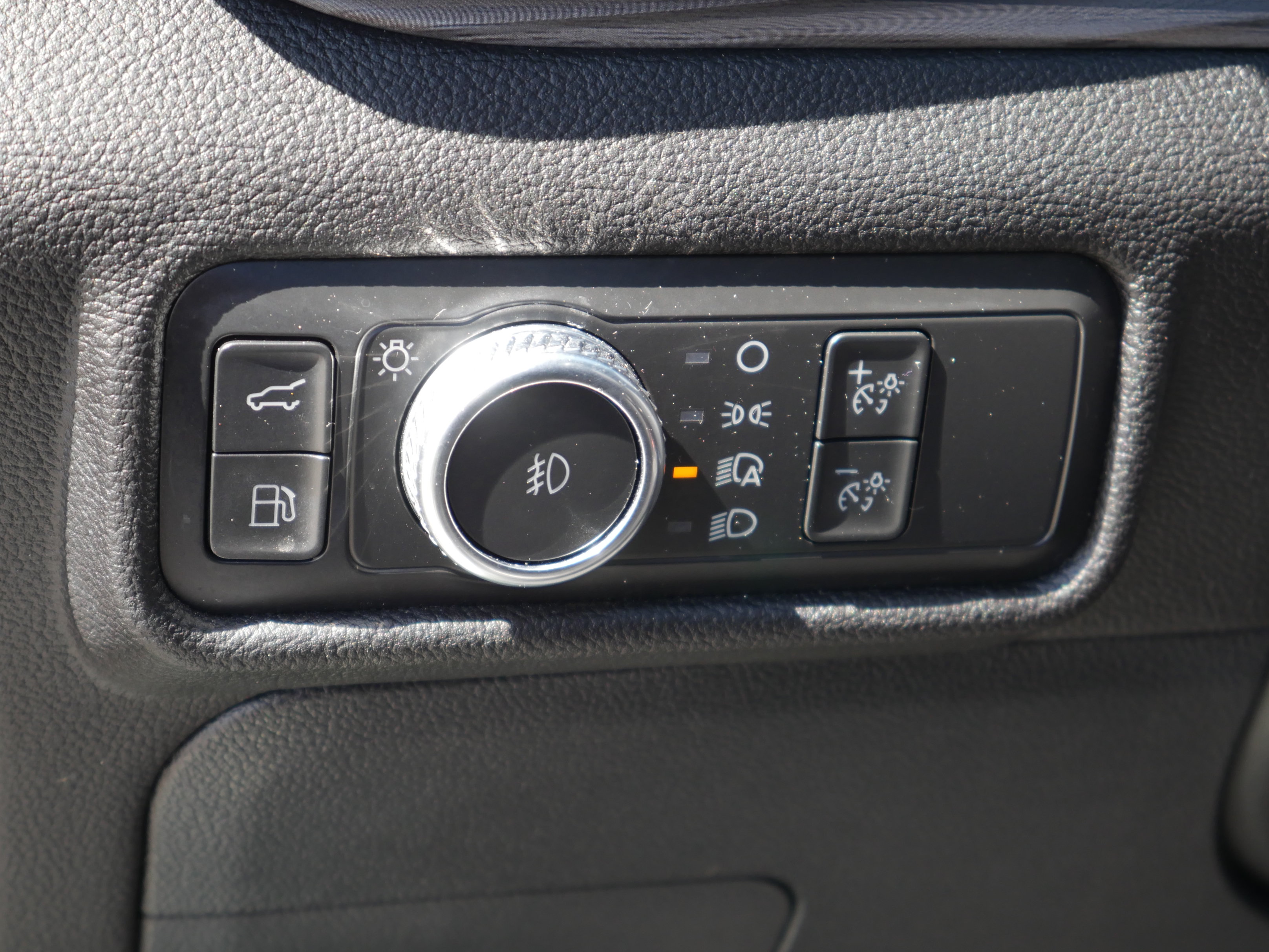 Certified 2022 Ford Explorer Limited AWD/4WD image 6