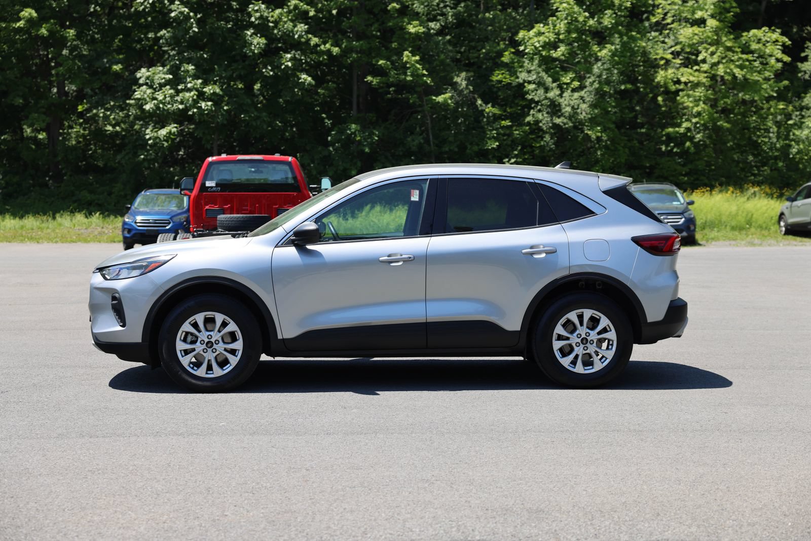 Certified 2023 Ford Escape Active AWD/4WD image 2