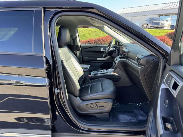 Certified 2023 Ford Explorer XLT w/ Equipment Group 202A AWD/4WD image 11