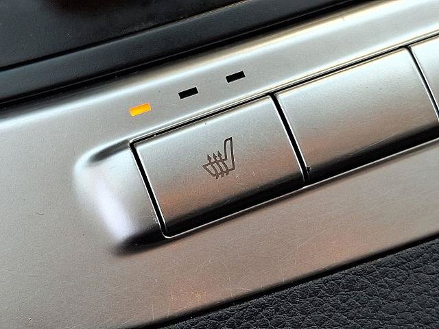 Used 2025 Kia Carnival FWD image 24
