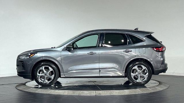 Certified 2023 Ford Escape ST-Line w/ Tech Pack #1 AWD/4WD image 6