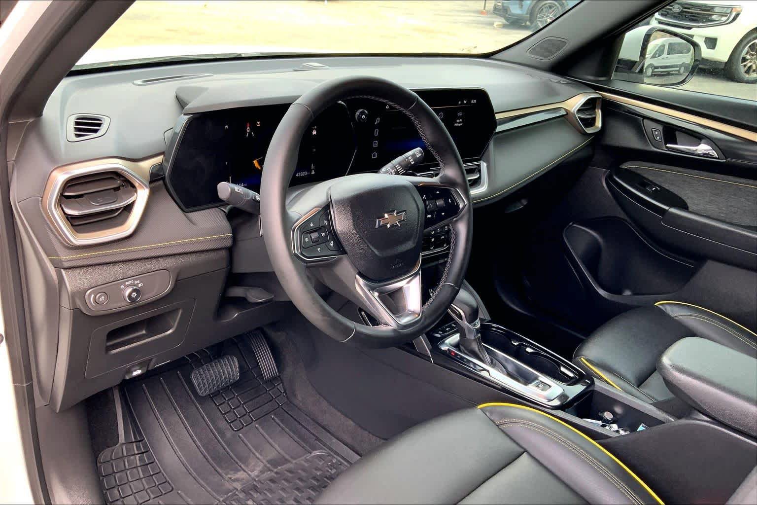 Used 2024 Chevrolet TrailBlazer ACTIV w/ Driver Confidence Package FWD image 16