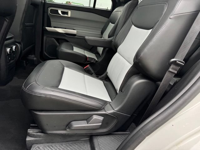Certified 2023 Ford Explorer XLT w/ Equipment Group 202A AWD/4WD image 10