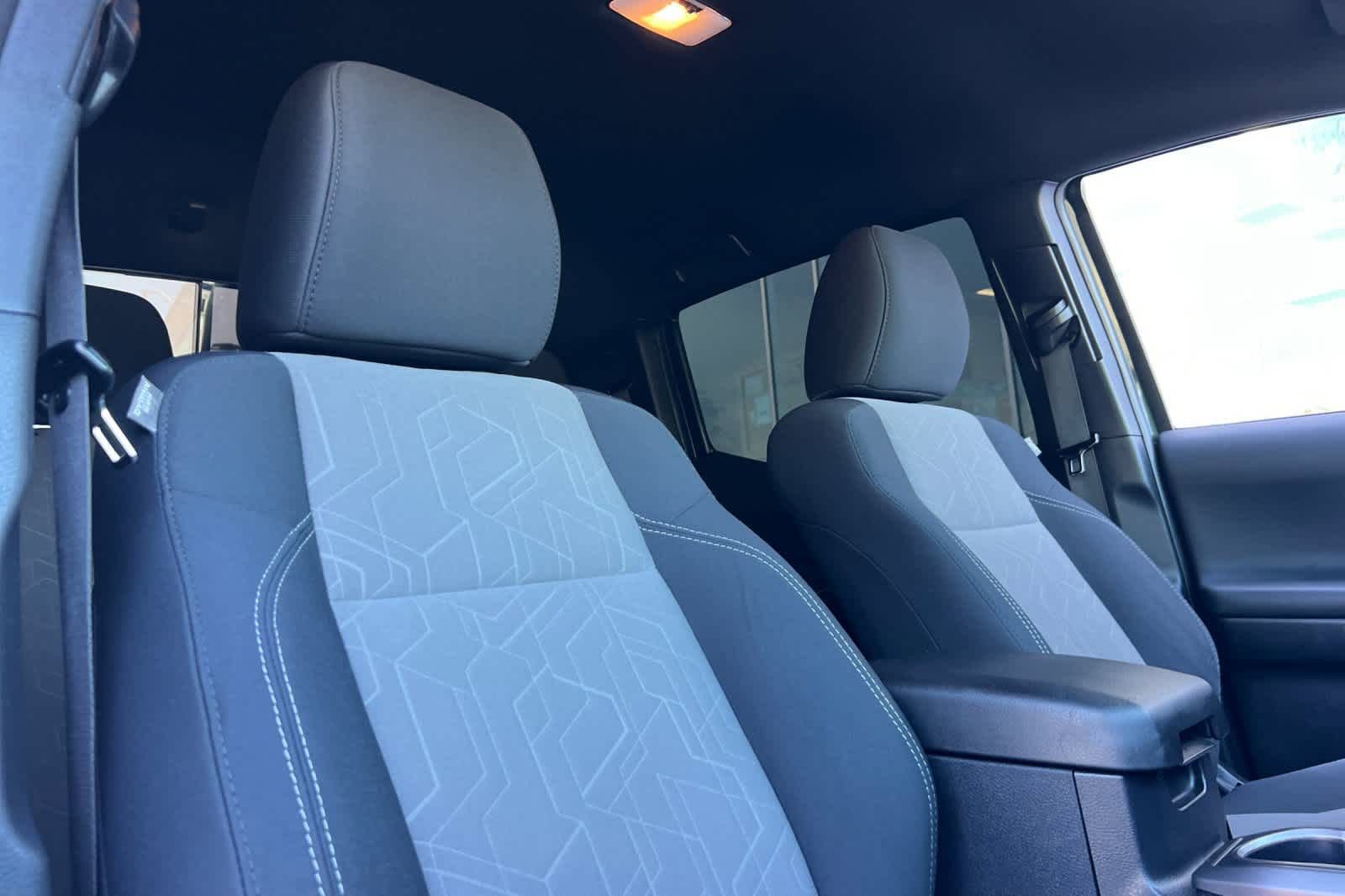 Used 2021 Toyota Tacoma TRD Sport w/ Technology Package RWD image 17