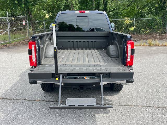Certified 2025 Ford F250 Lariat w/ Lariat Ultimate Package AWD/4WD image 4