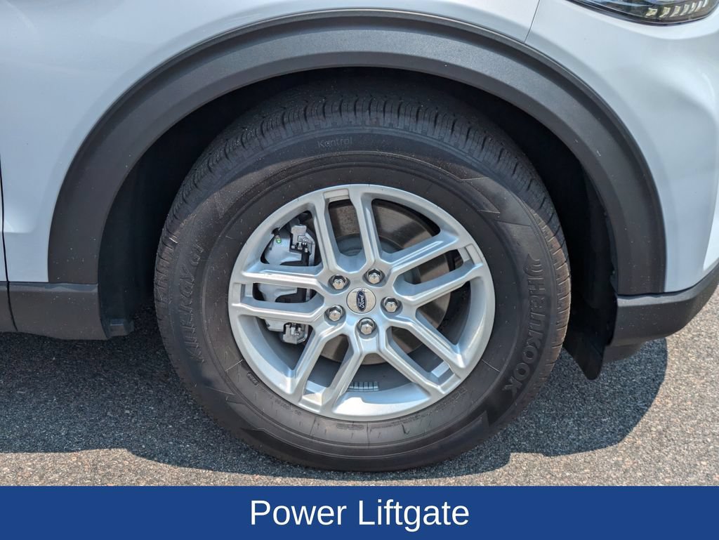 Certified 2026 Ford Explorer Active w/ Active Comfort Package RWD image 11