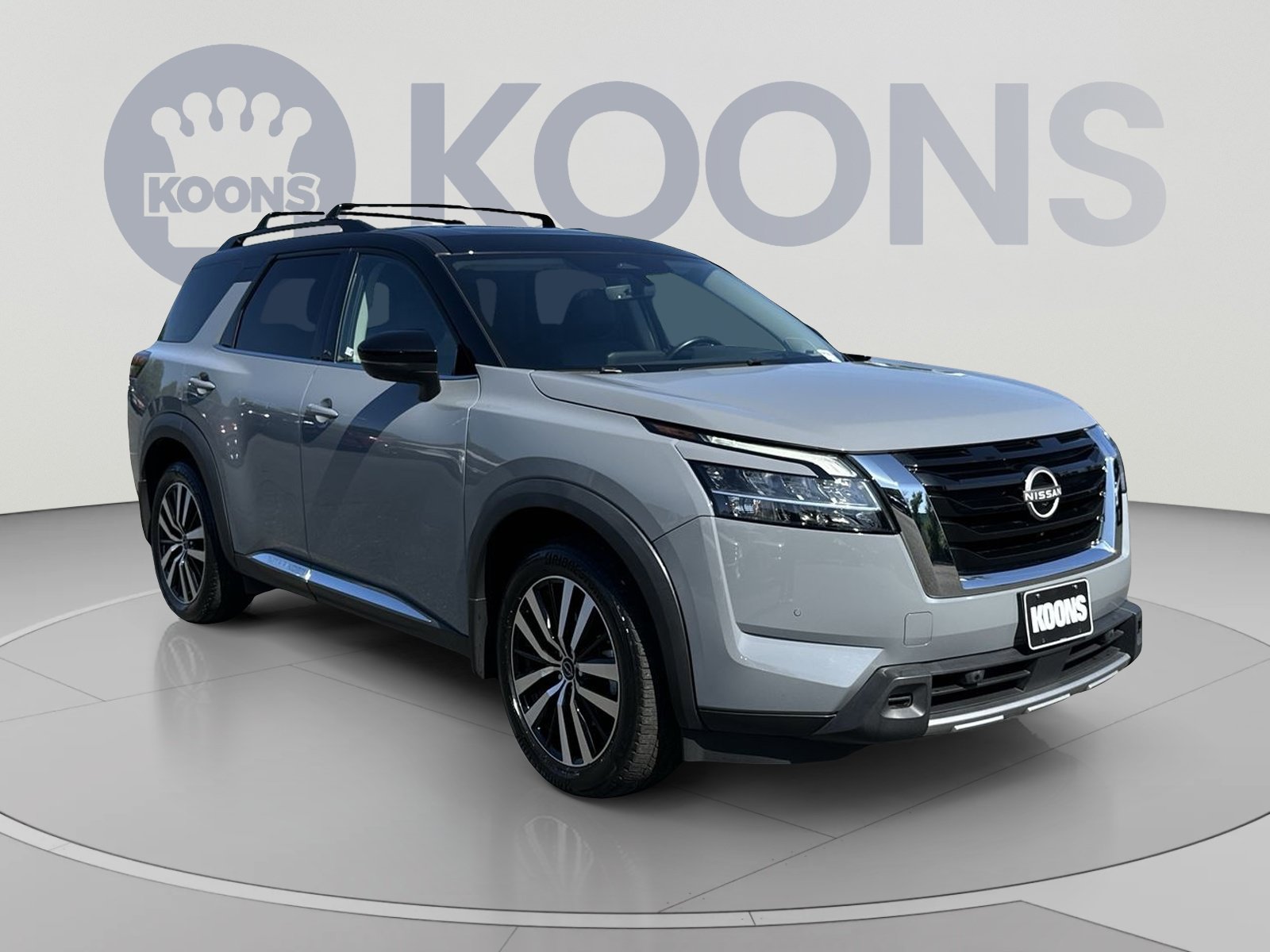 Used 2024 Nissan Pathfinder Platinum AWD/4WD image 2