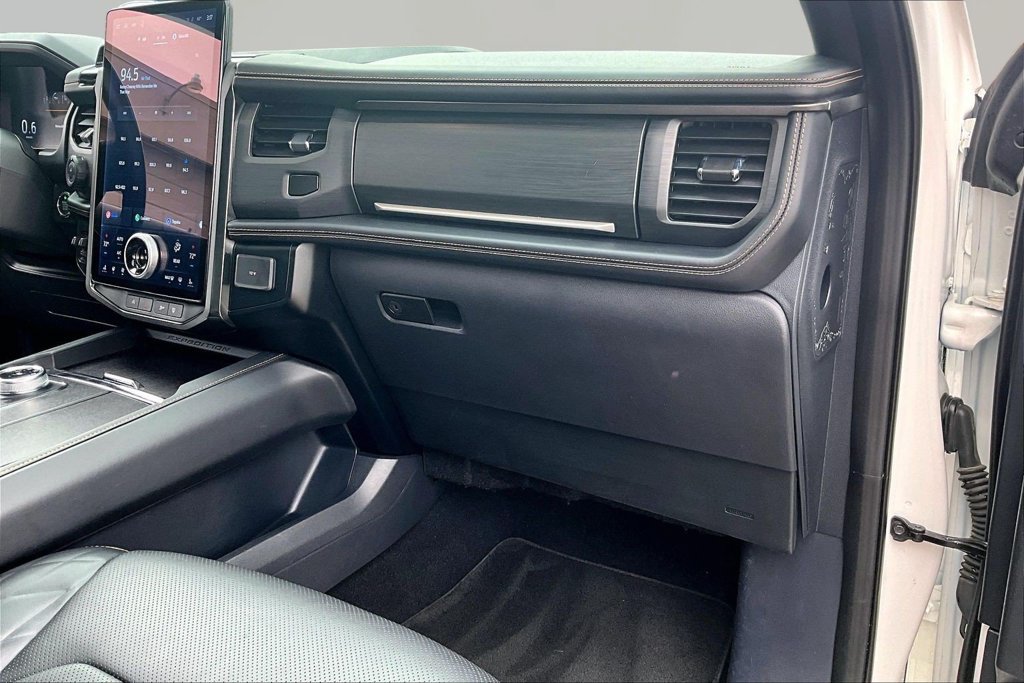 Certified 2024 Ford Expedition Platinum AWD/4WD image 17