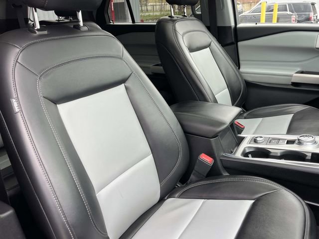 Certified 2022 Ford Explorer XLT w/ Equipment Group 202A image 27